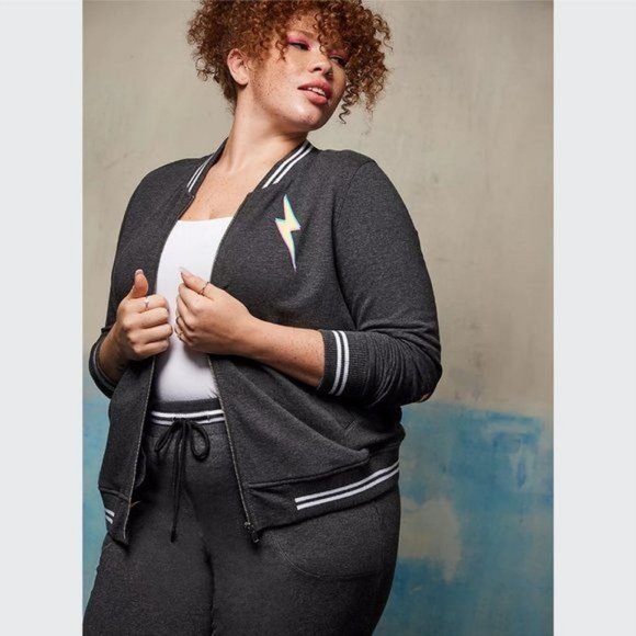 Torrid RELAXED BOMBER JACKET - EVERYDAY FLEECE LOVESICK SKULL BOLT CHARC… - Picture 4 of 6